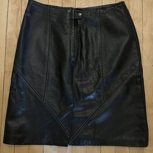VINTAGE BLACK LEATHER SKIRT (MADE IN CANADA)